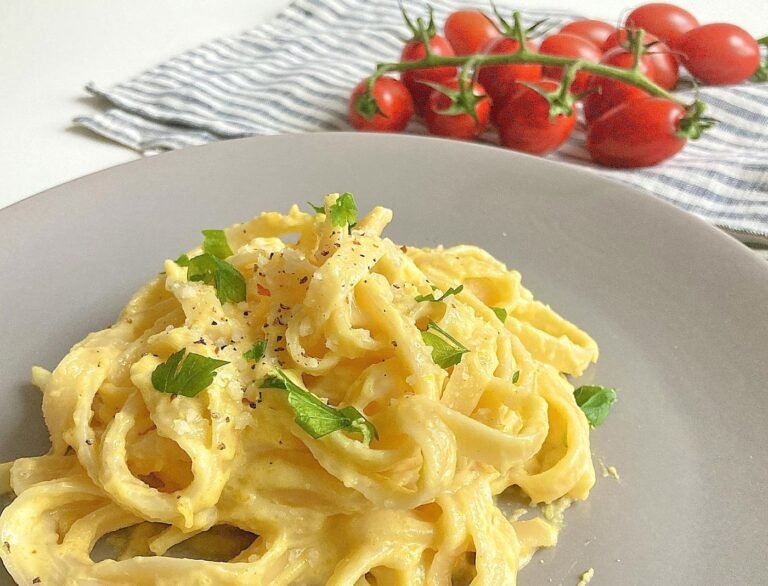 Ķirbīgi makaroni jeb ķirbja pasta Alfredo fettuccine